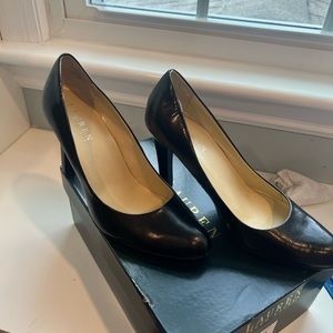 Ralph Lauren Black Leather, Round-Toe Heel Size 7 -Gently Worn